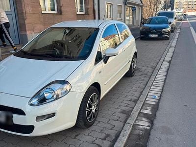 Gebraucht Fiat Punto 95 PS (69 kW) 2016 Weiß Kleinwagen