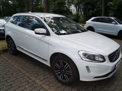 Weiß Gebraucht 2017 Volvo XC60 Kinetic SUV | 21.500 € (Etwas zu teuer)