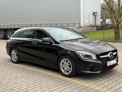 Gebraucht Mercedes CLA200 Urban 156 PS (114 kW) 2015 Kosmosschwarz Kombi