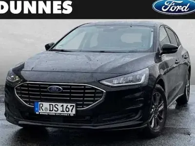 Second-hand Ford Focus Titanium 125 CP (91 kW) 2022 Negru Berlinǎ