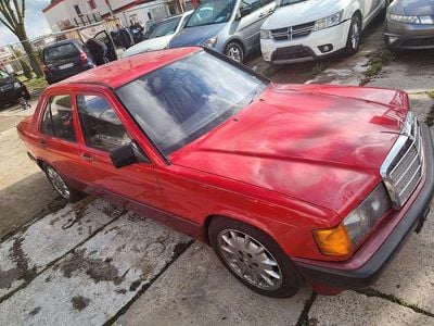 Gebraucht Mercedes 190 118 PS (86 kW) 1988 Rot Limousine