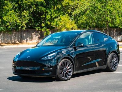 gebraucht Tesla Model Y Performance neu