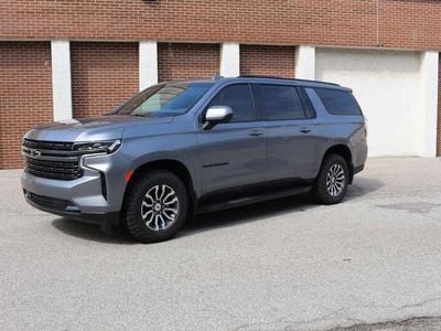 Neu Chevrolet Suburban 426 PS (313 kW) 2025 Schwarz SUV