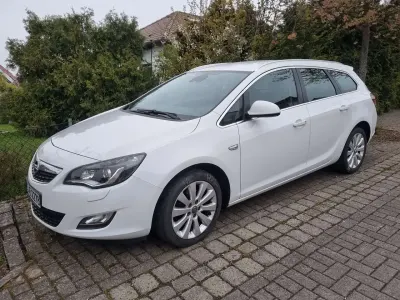 Gebraucht Opel Astra Innovation 110 PS (80 kW) 2011 Limousine