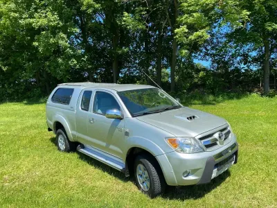 Gebraucht Toyota HiLux 120 PS (88 kW) 2007 Silber Pickup