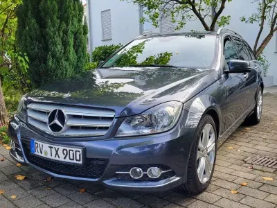 Gebraucht Mercedes C220 Avantgarde 170 PS (125 kW) 2012 Grau Limousine