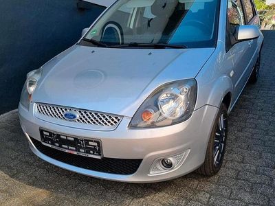 Second-hand Ford Fiesta 80 CP (58 kW) 2008 Argintiu Hatchback