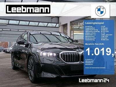 Neu BMW 540 M Sport 303 PS (222 kW) 2025 Saphirschwarz metallic Kombi