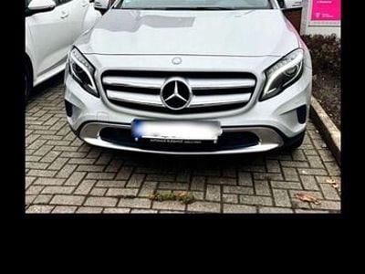 Gebraucht Mercedes GLA220 177 PS (130 kW) 2016 Silber SUV