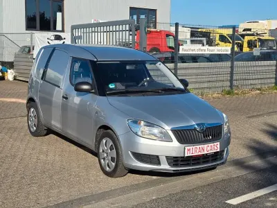 Gebraucht Skoda Roomster 75 PS (55 kW) 2015 Silber Van / Kleinbus