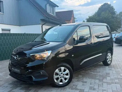 Gebraucht Opel Combo Edition 131 PS (96 kW) 2019 Schwarz Van / Kleinbus