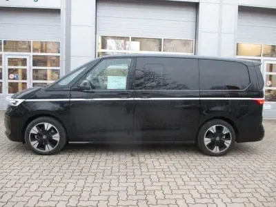 Usata VW T7 Style 150 CV (110 kW) 2025 Nero Furgone