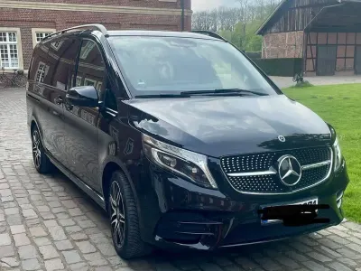 Usata Mercedes V300 Avantgarde 237 CV (174 kW) 2021 Nero Monovolume