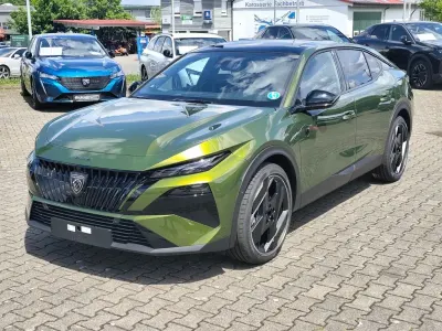 Neu Peugeot 408 GT 179 PS (131 kW) 2026 Grün SUV