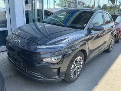 Gebraucht Hyundai Kona Edition 30+ 100 kW (136 PS) 2022 Schwarz SUV
