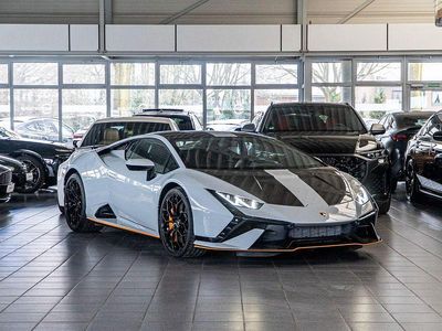Grau Gebraucht 2023 Lamborghini Huracán Coupé | 303.990 €