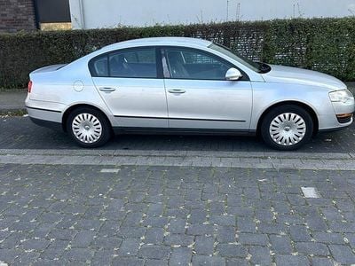 Gebraucht VW Passat 116 PS (85 kW) 2006 Grau Limousine
