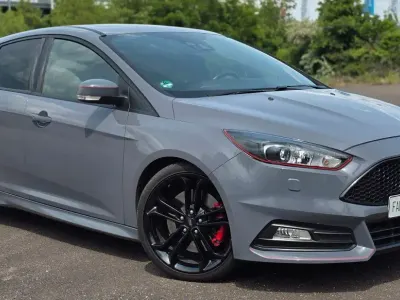 Gebraucht Ford Focus ST 250 PS (183 kW) 2018 Grau Coupé