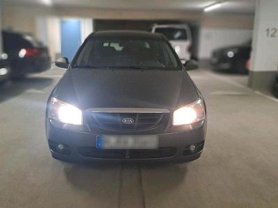 Grau Gebraucht 2007 Kia Cerato Limousine | 1.299 €