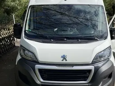 Gebraucht Peugeot Boxer 163 PS (119 kW) 2021 Weiß Van