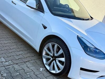 Second-hand Tesla Model 3 Standard Range Plus 239 kW (325 CP) 2021 Alb Berlinǎ