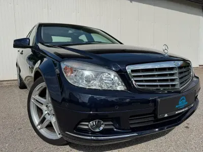 Używany Mercedes C300 231 KM (169 kW) 2010 Niebieski Sedan/Limuzyna