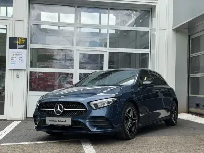Gebraucht Mercedes A200 AMG line 163 PS (119 kW) 2021 Blau Limousine