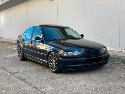BMW 323
