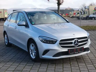 Gebraucht Mercedes B200 Business 163 PS (119 kW) 2019 Silber Van / Kleinbus