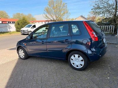 Usata Ford Fiesta Ambiente 80 CV (58 kW) 2008 Blu Utilitaria