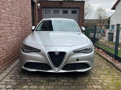 Gebraucht Alfa Romeo Giulia 180 PS (132 kW) 2017 Silber Limousine
