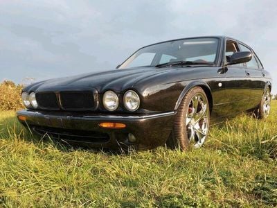 Jaguar XJR