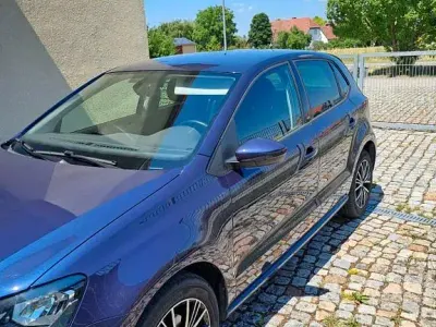 Gebraucht VW Polo Allstar 90 PS (66 kW) 2016 Blau Limousine