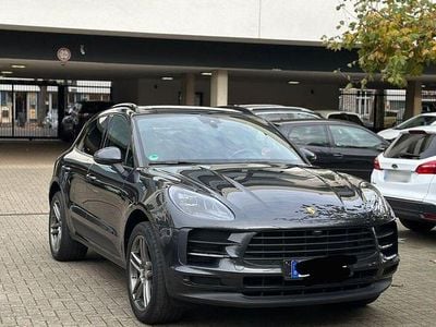 Second-hand Porsche Macan Turbo 245 CP (180 kW) 2021 Gri SUV
