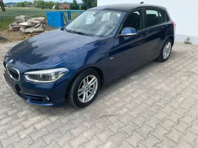Gebraucht BMW 118 Sport Line 150 PS (110 kW) 2018 Blau Kleinwagen