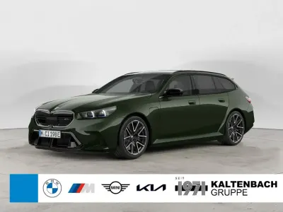 Ny BMW M5 Sport Line 727 HK (534 kW) 2026 Grøn Stationcar