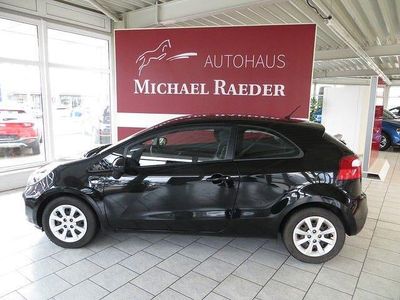 Schwarz Gebraucht 2015 Kia Rio Edition 7 Limousine | 9.999 € (Etwas zu teuer)