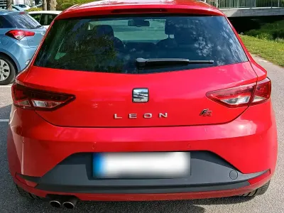 Gebraucht Seat Leon FR 122 PS (89 kW) 2012 Rot Limousine