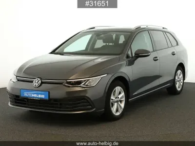 Gebraucht VW Golf VIII Life 150 PS (110 kW) 2024 Delfingrau metallic Kombi