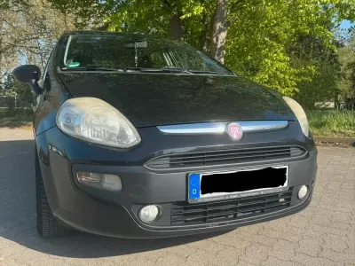 Gebraucht Fiat Grande Punto 104 PS (76 kW) 2010 Schwarz Kleinwagen