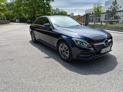 Gebraucht Mercedes C200 184 PS (135 kW) 2014 Blau Limousine