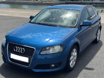 Używany Audi A3 Attraction 105 KM (77 kW) 2010 Niebieski Hatchback