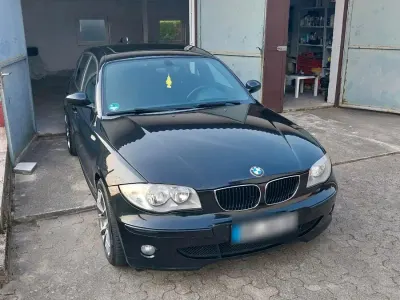 Gebraucht BMW 116 122 PS (89 kW) 2006 Schwarz Kleinwagen