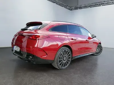 Gebraucht Mercedes CLA250e Shooting Brake AMG line 200 kW (272 PS) 2026 Rot Kombi