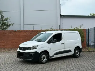 Gebraucht Peugeot Partner Premium 131 PS (96 kW) 2020 Silber Van / Kleinbus