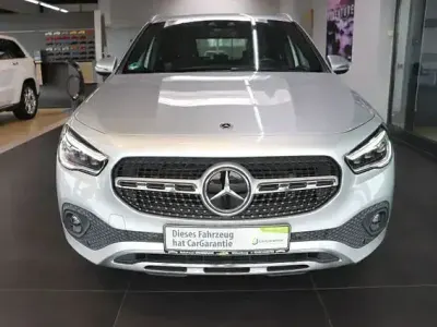Gebraucht Mercedes GLA200 150 PS (110 kW) 2021 Silber SUV