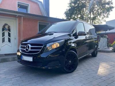 Mercedes V220
