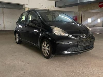 Second-hand Toyota Aygo 68 CP (50 kW) 2006 Negru Hatchback