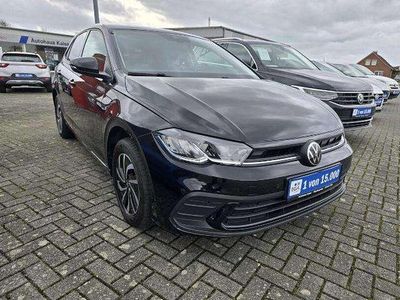 Gebraucht VW Polo Life 80 PS (58 kW) 2023 Deep black perleffekt (metallic) Kleinwagen
