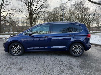 Gebraucht VW Touran Highline 150 PS (110 kW) 2018 Blau Van / Kleinbus